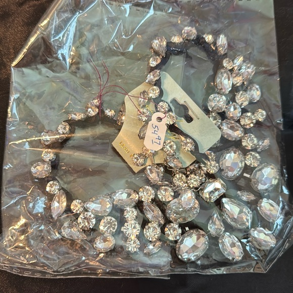 And Lovely Big Rhinestone Statement Necklace & Earring Set - Picture 3 of 13